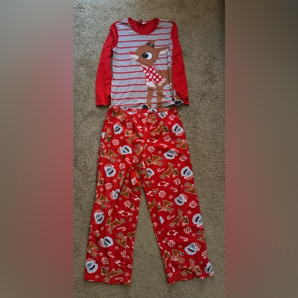 Women’s Rudolph Pajama Set - Picture 2 of 9